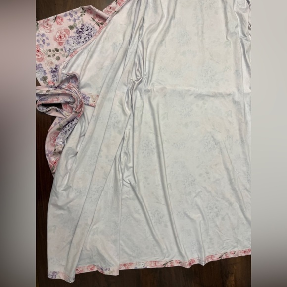 Caden Lane Henlee’s Hydrangea Print Maternity Hospital Robe One Size Floral Chic - Picture 12 of 14